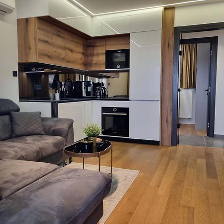 Апартаменты Osijek Luxury Center - Self Check In, Free Private Parking, Ulica Ivana Gundulica 82 Экстерьер фото