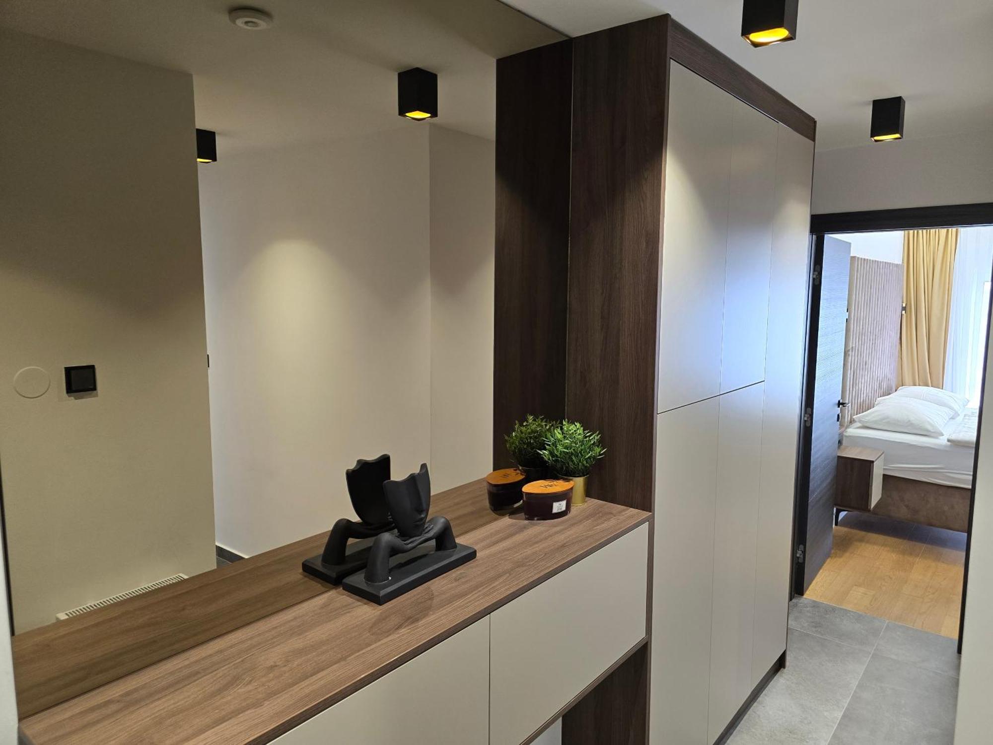Апартаменты Osijek Luxury Center - Self Check In, Free Private Parking, Ulica Ivana Gundulica 82 Экстерьер фото