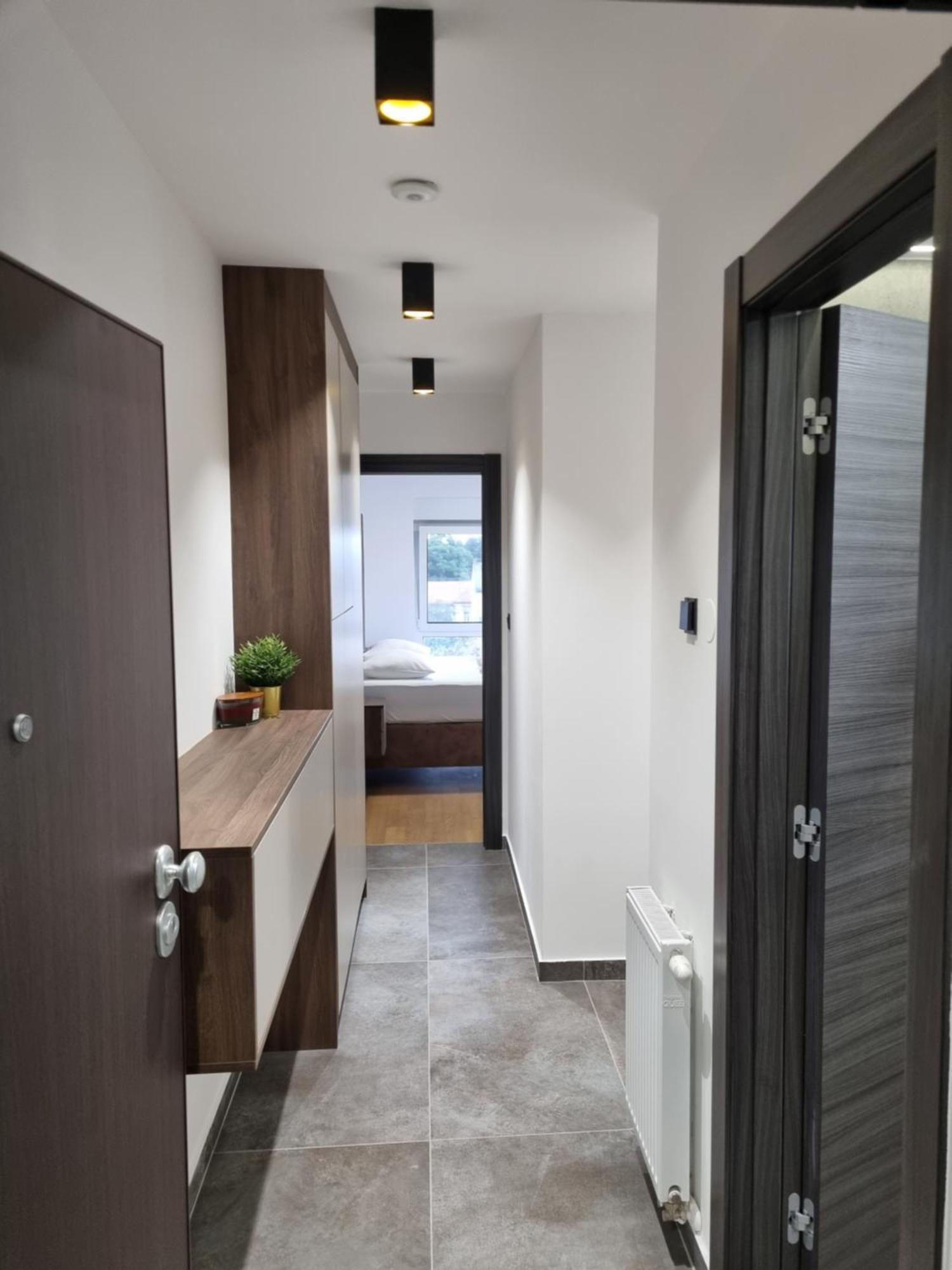 Апартаменты Osijek Luxury Center - Self Check In, Free Private Parking, Ulica Ivana Gundulica 82 Экстерьер фото